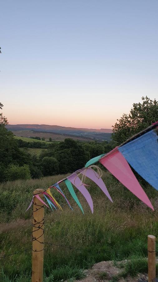 Calon Y Goedwig Glamping Hotel Llandovery Bagian luar foto