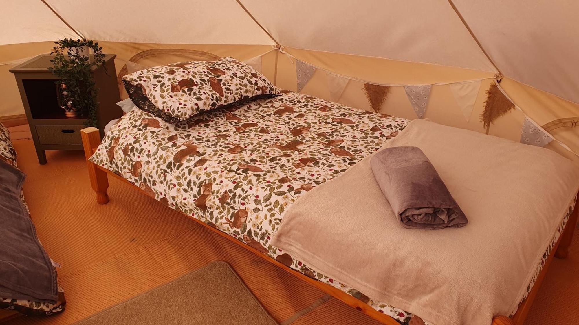 Calon Y Goedwig Glamping Hotel Llandovery Bagian luar foto