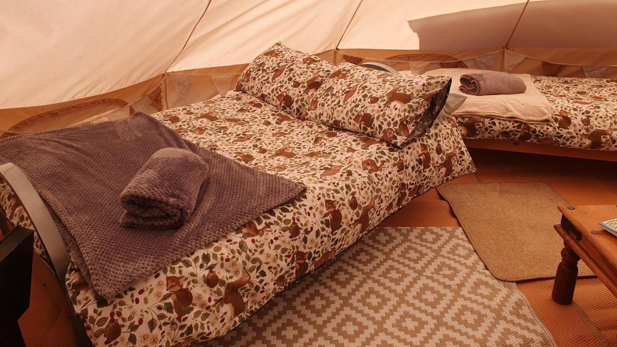Calon Y Goedwig Glamping Hotel Llandovery Bagian luar foto