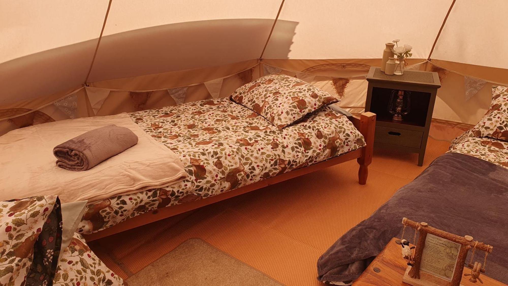Calon Y Goedwig Glamping Hotel Llandovery Bagian luar foto