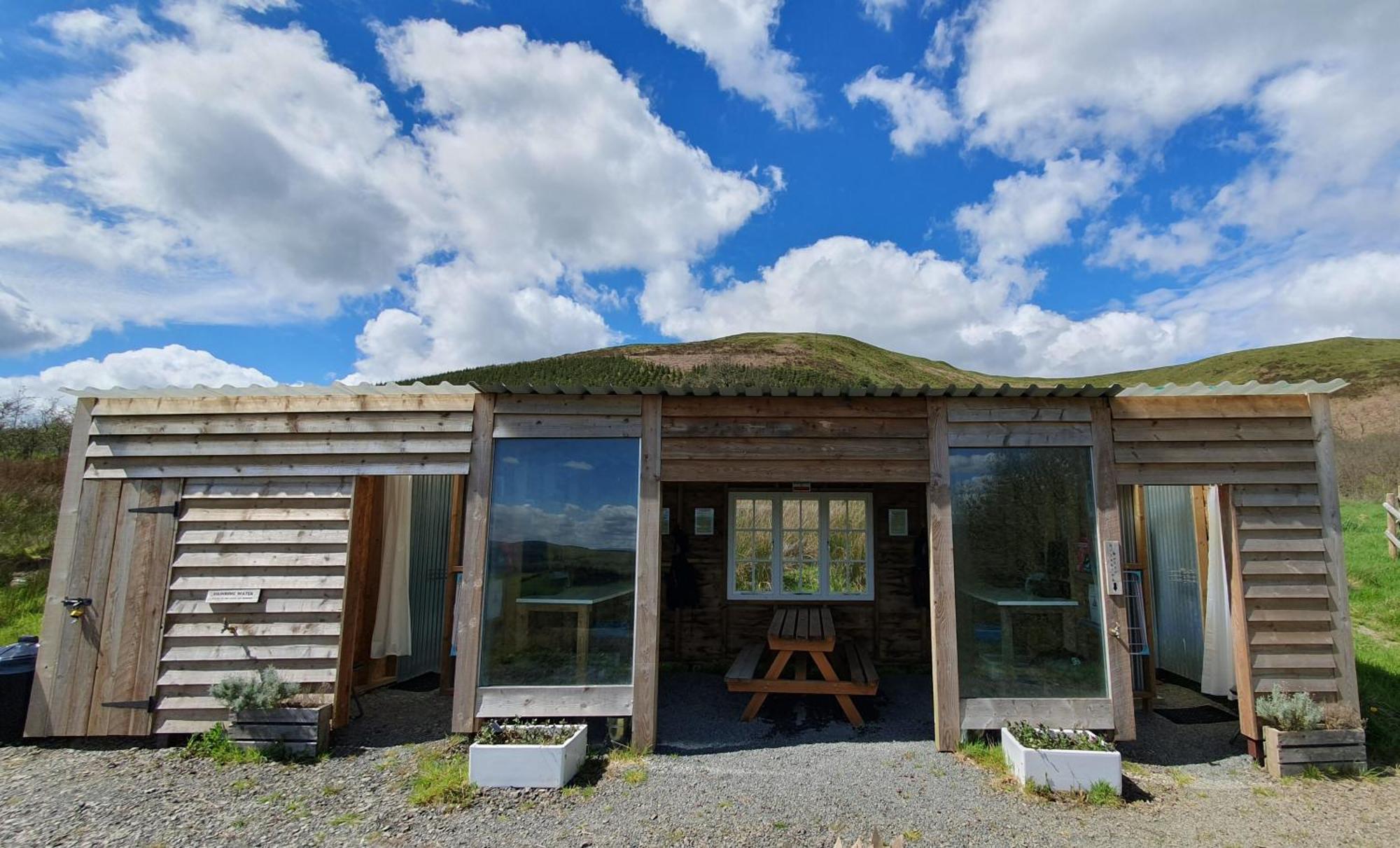 Calon Y Goedwig Glamping Hotel Llandovery Bagian luar foto